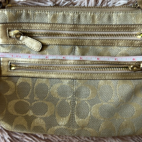 Authentic Coach Handbag - Picture 6 of 7